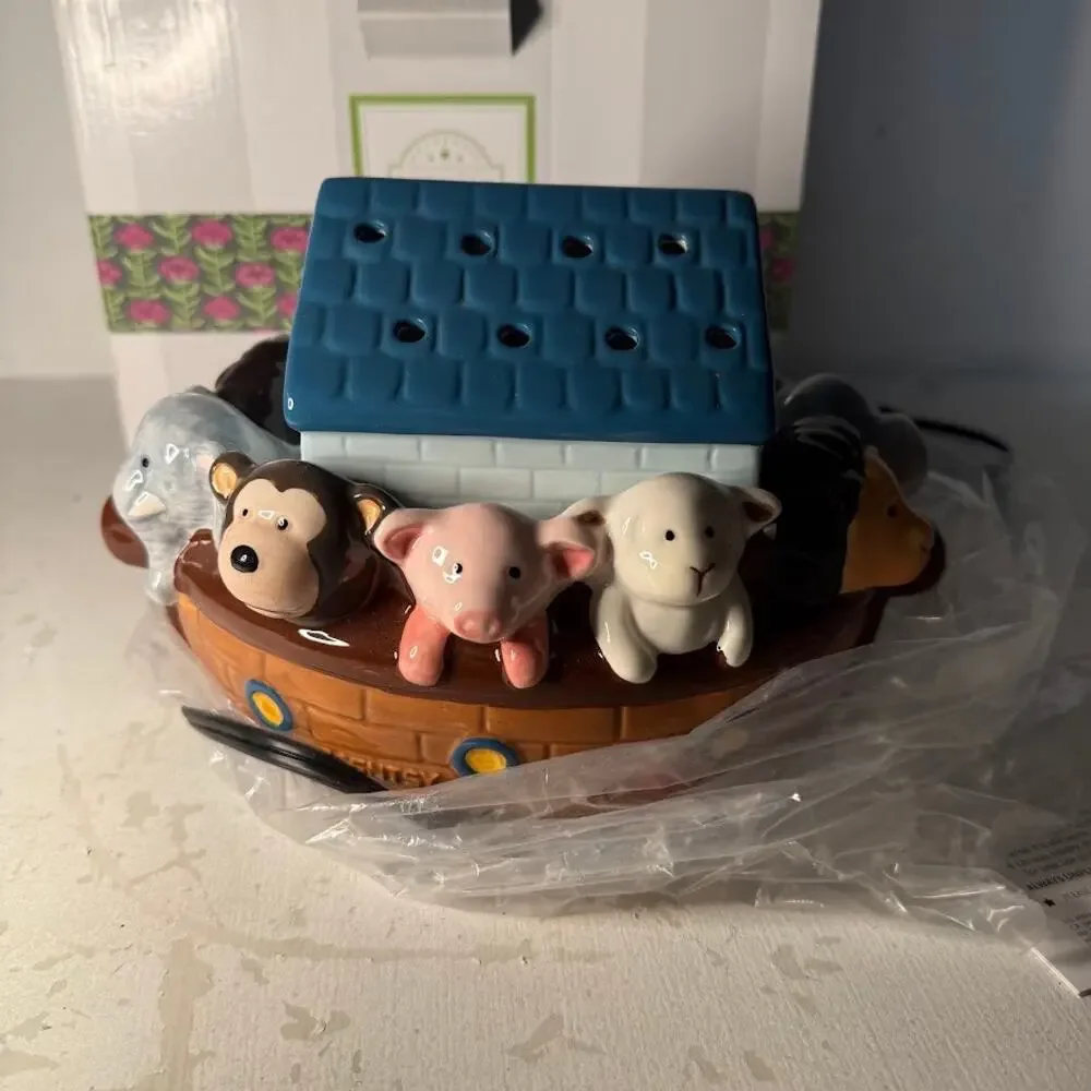 Scentsy Buddies Ark Noahs Ark Full Size Wax Warmer 2016 Retired Nursery